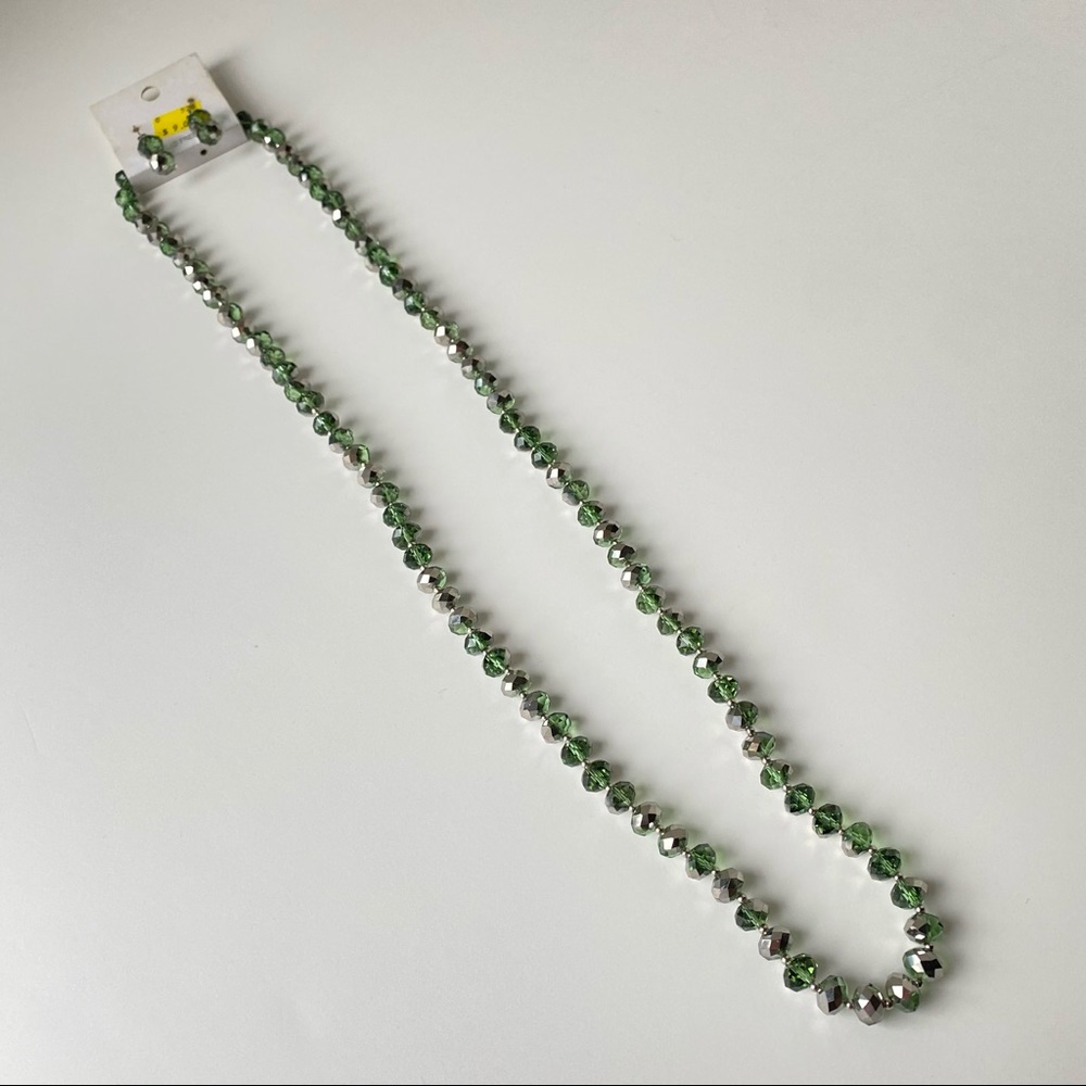 🌻NEW Long Green and Silver Sparkly Beaded Necklace and Earring Set Lead Free